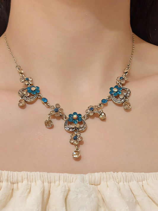 Vintage Heart Flower Pendant Necklace