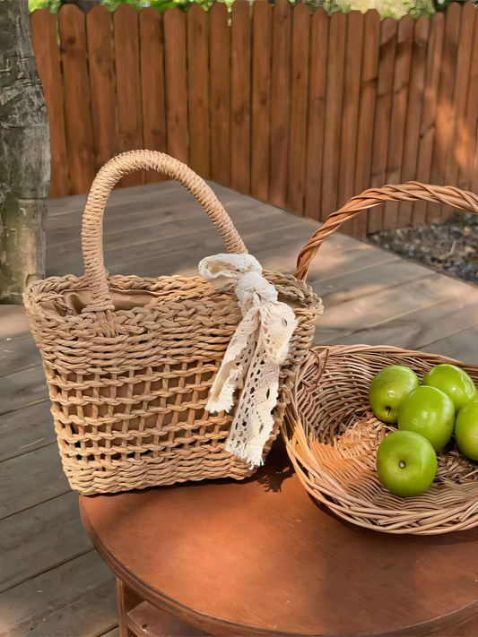 Bow Cutout Straw Square Bag