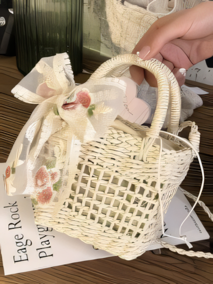 Bow Cutout Straw Square Bag