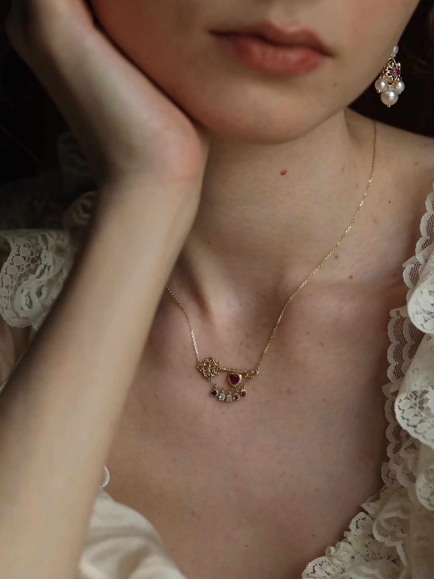 Key Vintage Collarbone Necklace