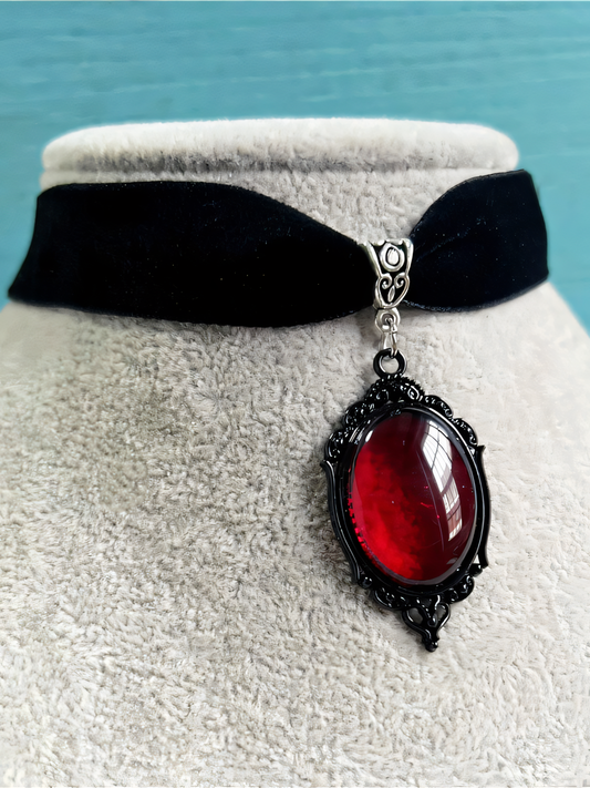 Velvet Vintage Necklace